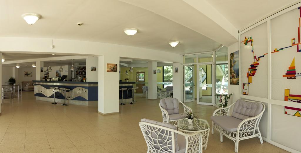 Hotel Marina Kiten  Exterior foto