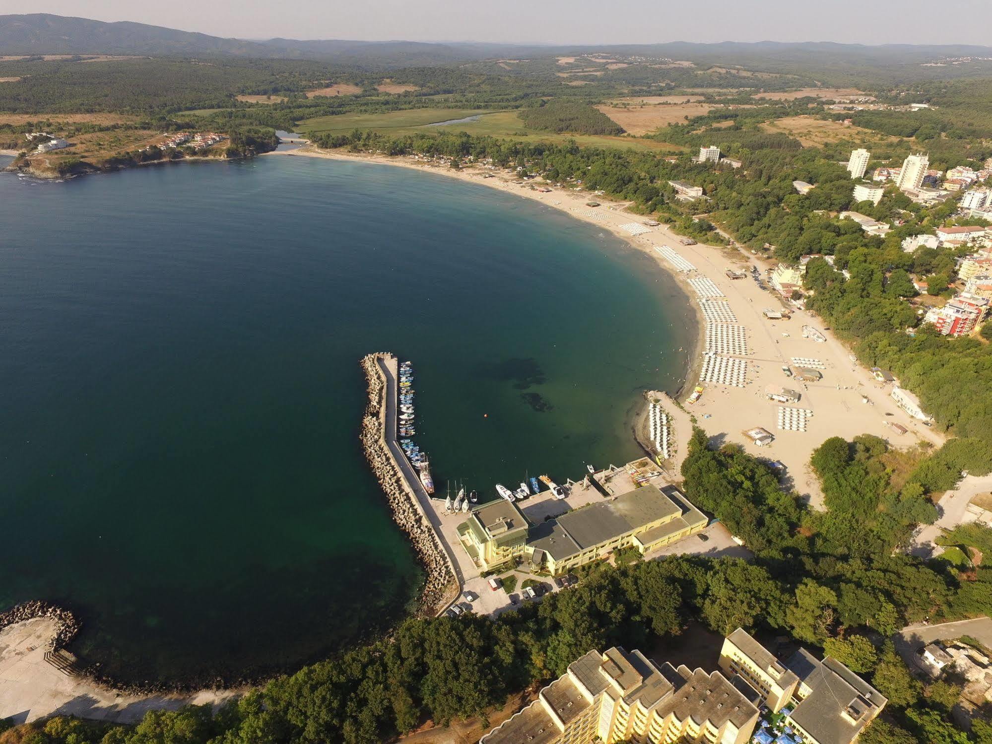 Hotel Marina Kiten  Exterior foto