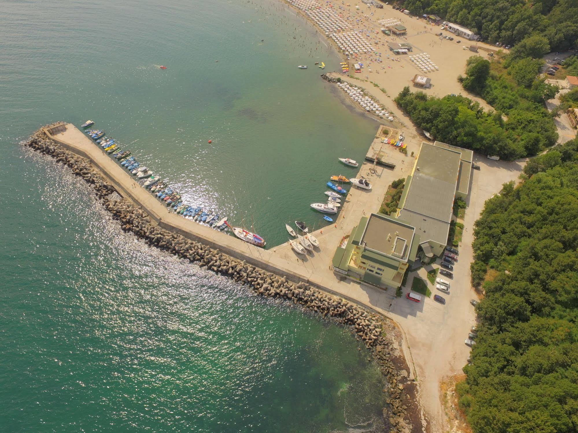 Hotel Marina Kiten  Exterior foto