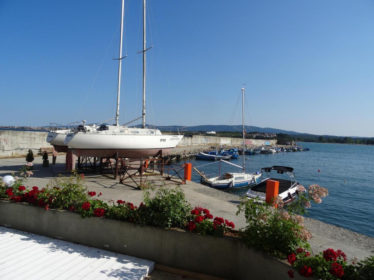 Hotel Marina Kiten  Exterior foto